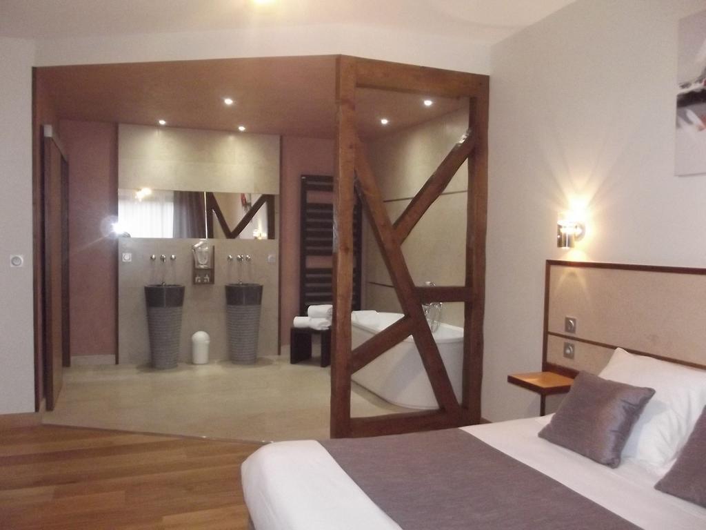 Auberge Des Moulins Pont-Les-Moulins 객실 사진
